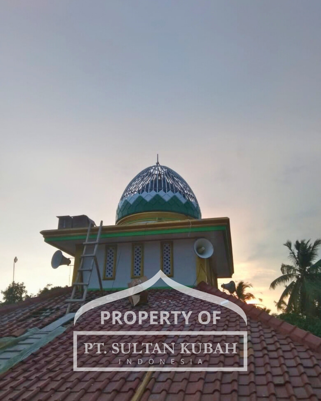 KUBAH MASJID DESAIN ELEGAN DI KEC KEDUNGDUNG, KAB SAMPANG, MADURA, JAWA TIMUR (WA: 085117506337)