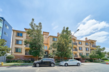 5132 Maplewood 201