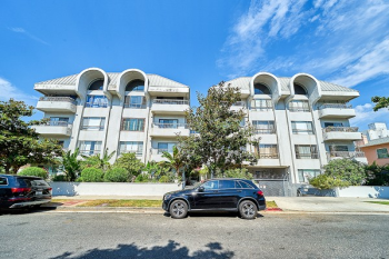 221 S Gale Dr #305
