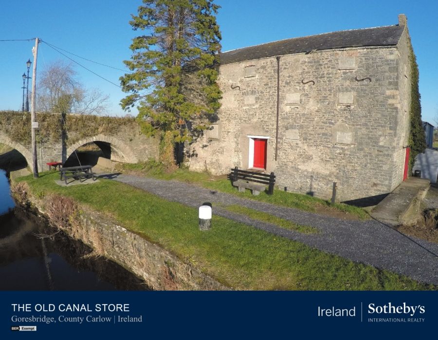 21.12.16 The Old Canal Store